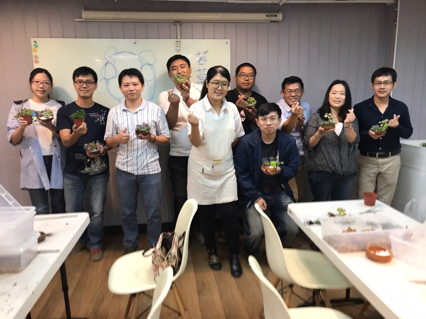 聯誼花絮 - 手作多肉植物小盆栽